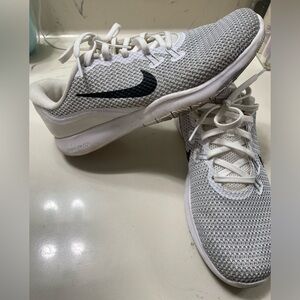 Nike Women's Flex Trainer 7 Training Sneakers